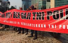 Belasan orang demo minta gaji TNI-Polri naik Rp 50 juta perbulan