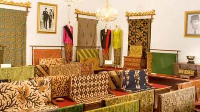 (c)ebatikcirebon.com