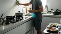 7 Cara Membersihkan Dapur Berminyak Setelah Masak Besar Saat Lebaran, Hemat Tenaga dan Waktu