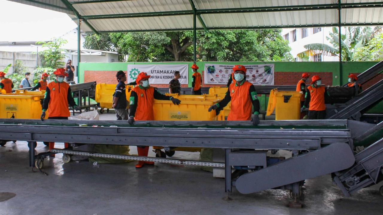 FOTO: TPS3R Sinergi Bersih Lenteng Agung, Fasilitas Baru Pengolah Sampah 30 Ton Sehari