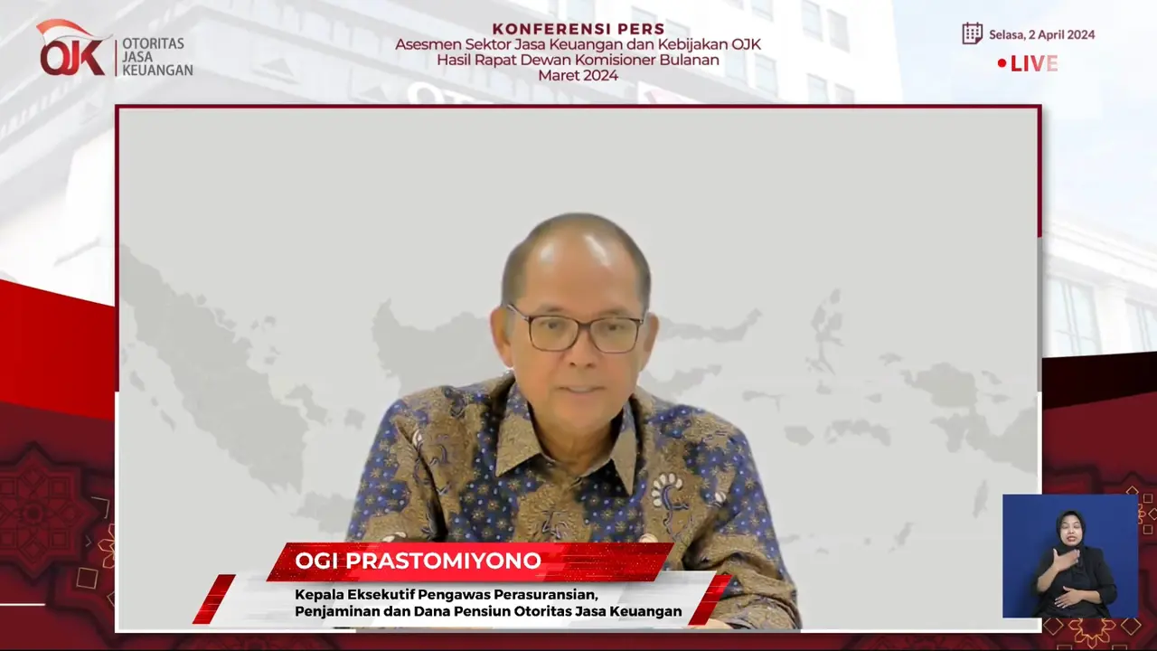 Kepala Eksekutif Pengawas Perasuransian, Penjaminan dan Dana Pensiun Otoritas Jasa Keuangan (OJK), Ogi Prastomiyono, dalam Konferensi Pers RDK Bulanan Maret 2024, Selasa (2/4/2024). (Tira/Liputan6.com)