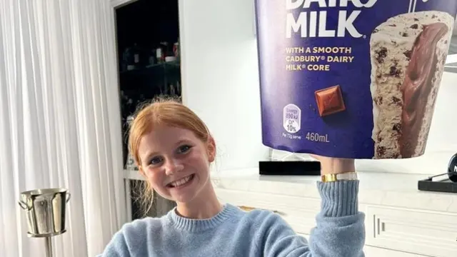 Unggahan kid-fluencer Pixie Curtis melalui akun instagramnya @pixiecurtis (Source: Ig @pixiecurtis)