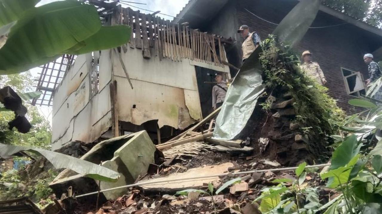 Fakta Unik: Jember Punya 12 Kecamatan Rawan Longsor, BPBD Catat Tiga Rumah Terdampak