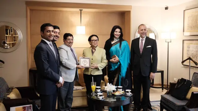Pertemuan Menlu Retno dengan asosiasi produk minyak nabati.