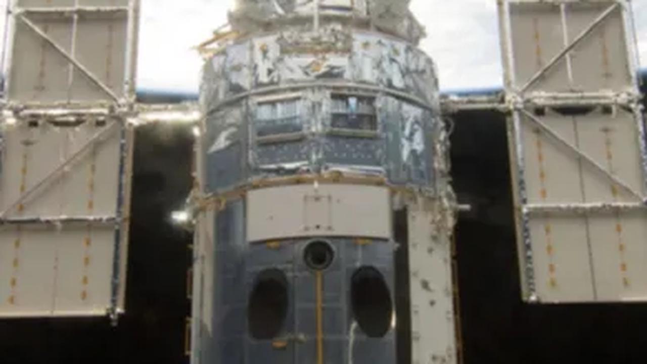 Peluncuran Teleskop Luar Angkasa Hubble