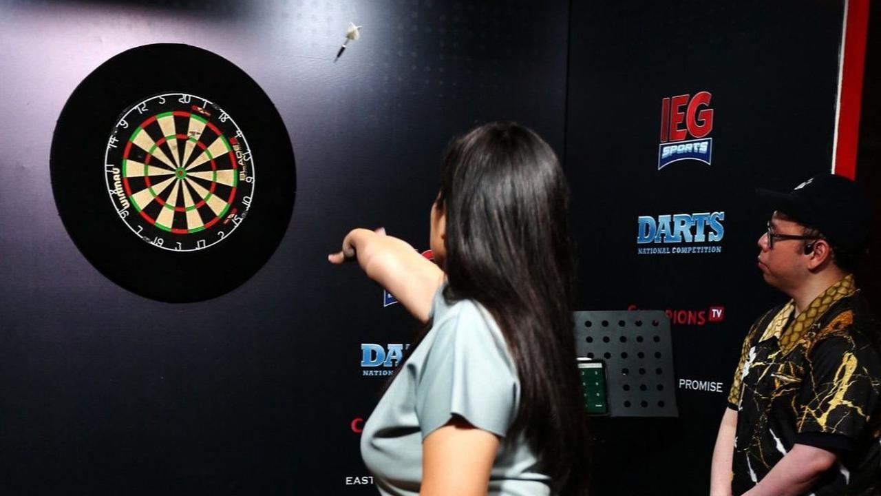 FOTO: Melihat Kompetisi Profesional Darts Nasional Pertama Kali Digelar di Indonesia