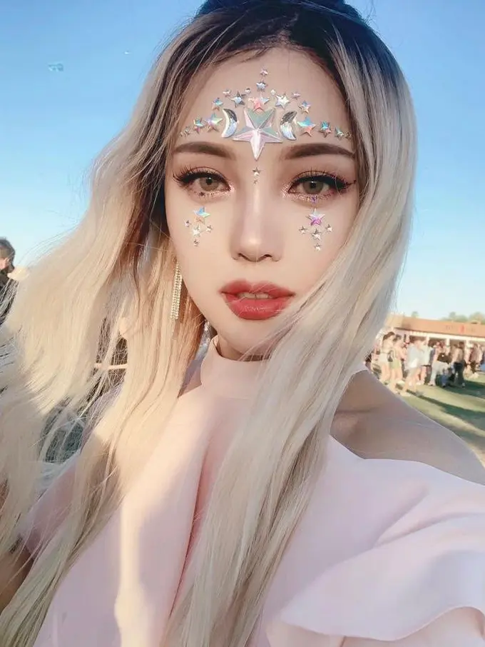 Prediksi Tren Kecantikan 2022, Makeup Mata Kristal Makin Diminati