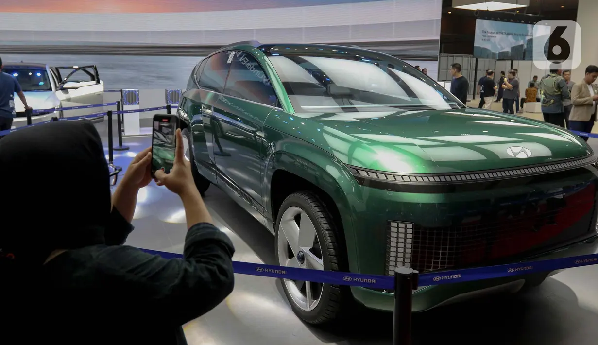 Ajang pameran otomotif itu diikuti 53 merek kendaraan dari berbagai jenis dan 187 peserta dari berbagai sektor. (Liputan6.com/Herman Zakharia)