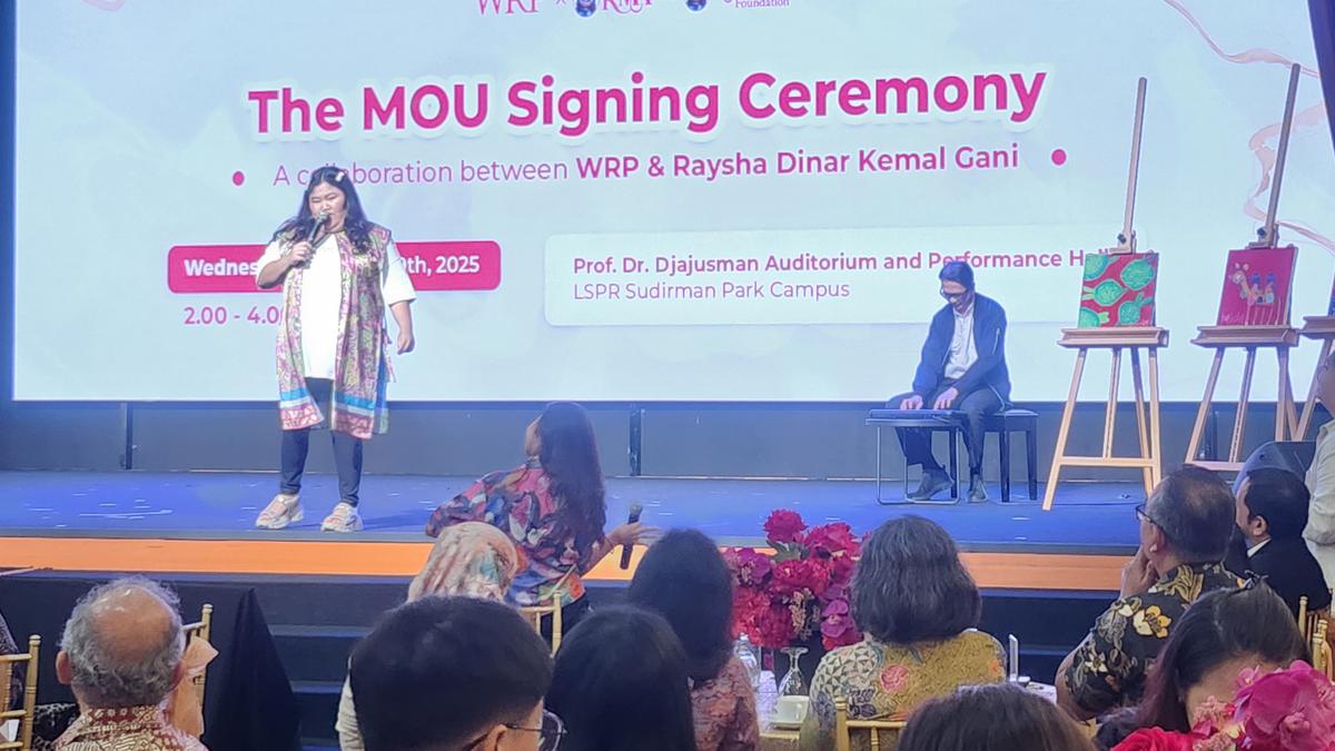 Ketika Karya Pelukis Perempuan Penyandang Autisme Warnai Kotak Hampers Edisi Spesial Idulfitri