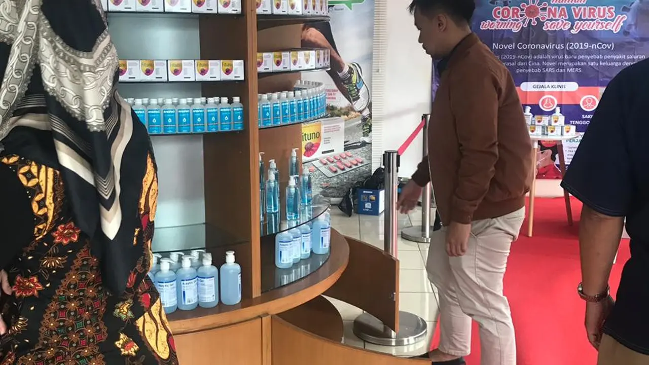 Bakal Dikunjungi Menteri, Apotek Kimia Farma Menteng Huis Larang Customer Beli Hand Sanitiser