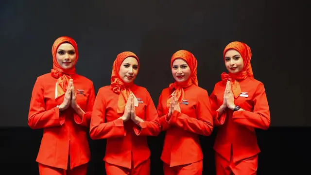CEO Capital A Tony Fernandes pada Jumat (5/12/2025) mengumumkan pembaruan kebijakan yang memungkinkan awak kabin perempuan AirAsia mengenakan hijab saat bertugas apabila mereka menginginkannya.