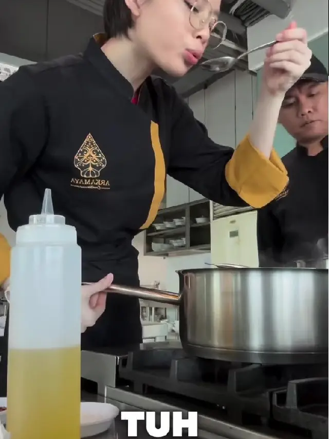 Nada Tarina Putri Kembali Ikut Kelas Memasak, Disebut Netizen Multi Talenta (credit: instagram/nada_tarina_putri)