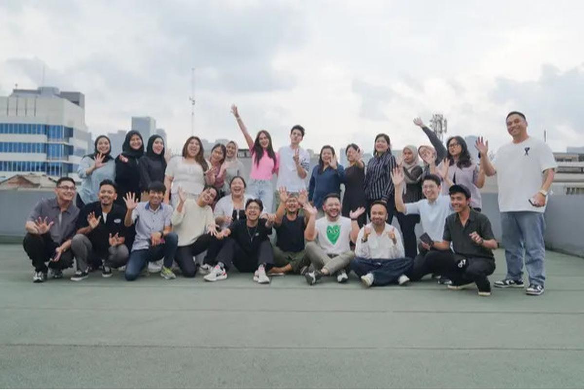 Potret Kantor Baru Luna Maya yang Jadi Sorotan, Begini Momen Seru Perayaannya Bersama Tim