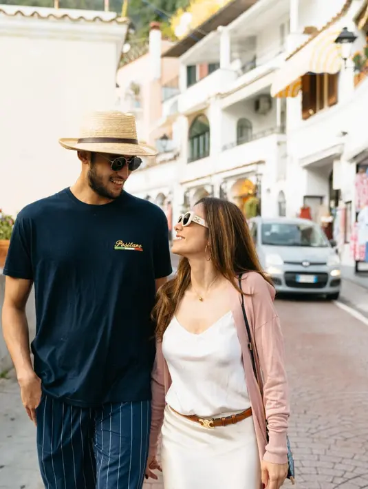 Wulan Guritno liburan bersama Sabda Ahessa di Italia [Instagram/wulanguritno]