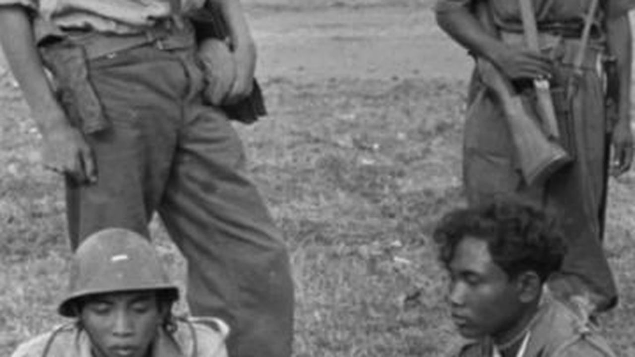 Potret Tentara Belanda dan Pribumi<br>