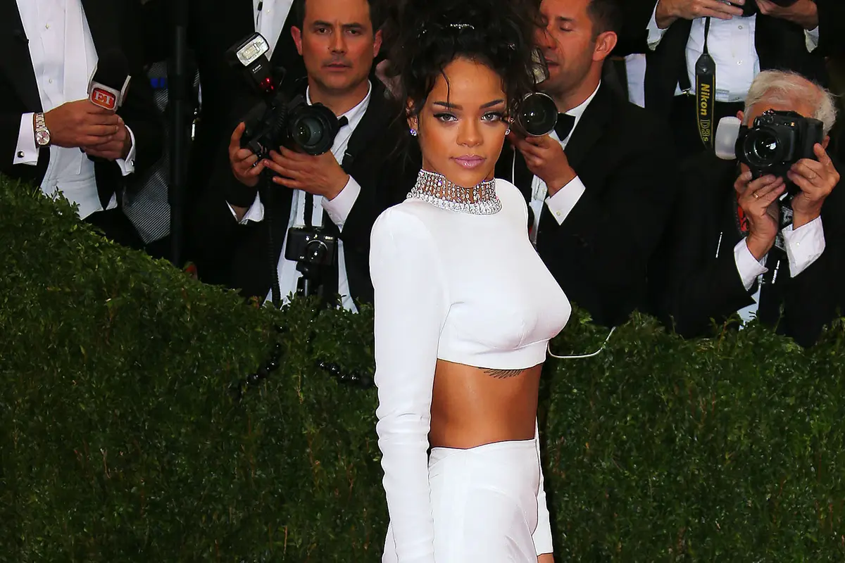 [Fimela] Kostum Rihanna di Met Gala