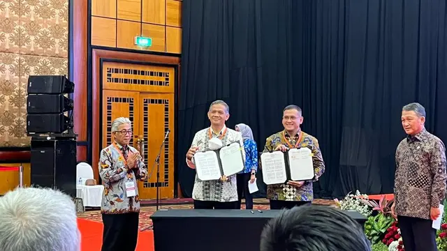 PT Pupuk Kalimantan Timur (PKT) dan Genting Oil Kasuri Pte Ltd (GOKPL) melakukan penandatanganan Head of Agreement (HoA) untuk jual beli gas bumi.