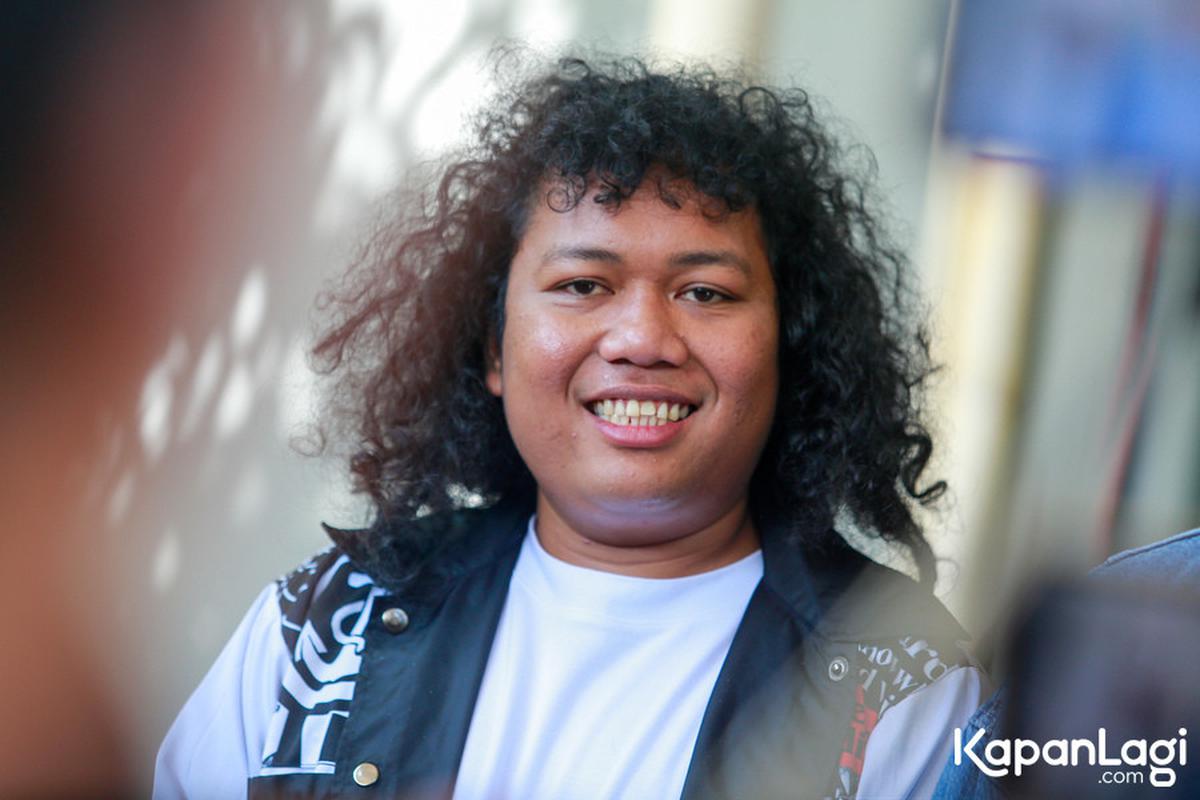 "Bisa dibilang sangat jomplang antara saya dengan abang Ahmad Riza Patria, bisa kayak Bintaro dan Ciputat. Banyak yang bilang ini adalah bercandaan dan sebagainya,” kata Marshel ditemui di kawasan Mampang Prapatan, Jakarta Selatan, Senin (8/7/2024).