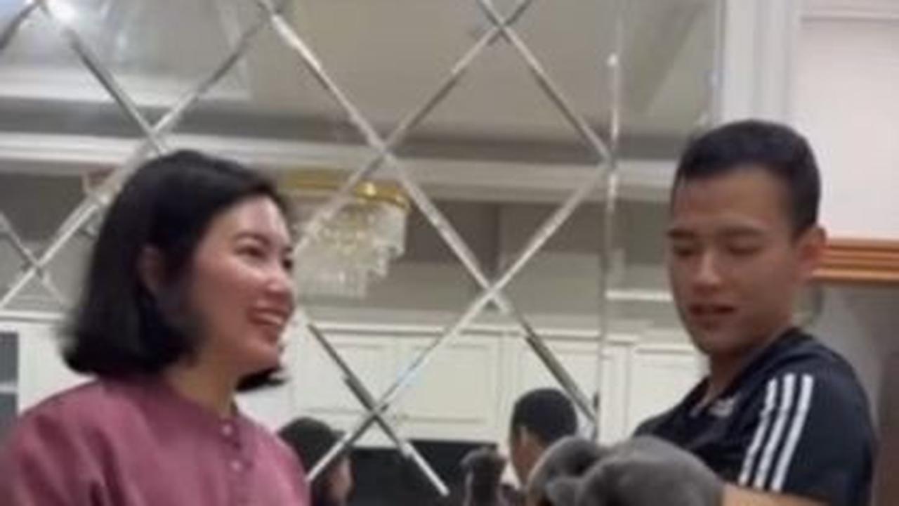 Padahal menurut Hafiz biasanya kucingnya itu takut kepada orang baru.