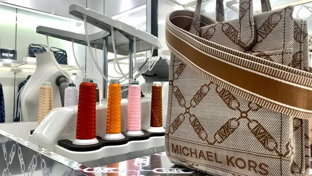 Michael Kors Memperkenalkan Desain Logo Jacquard Terbaru