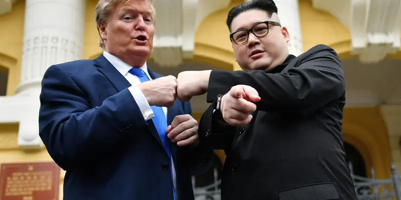 Donald Trump dan Kim Jong-un KW Bikin Heboh Vietnam