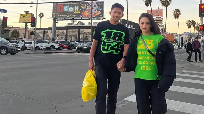 Genap Berusia 40 Tahun, Ini Potret Bugar Ririn Ekawati Jalan-Jalan di Amerika