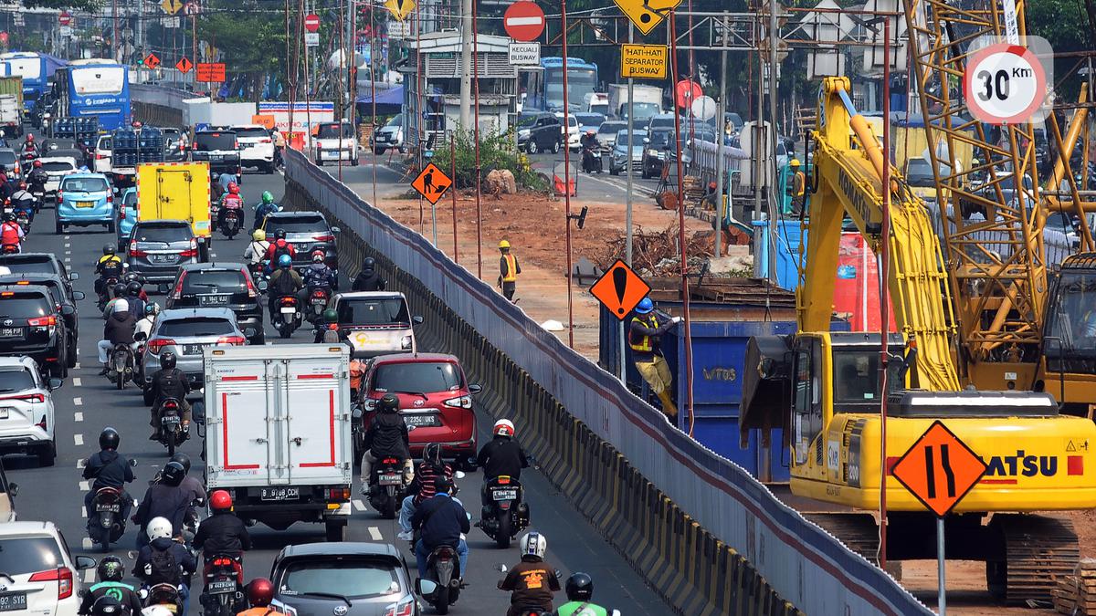 Jakpro: Pembangunan LRT Jakarta Fase 1B Rute Velodrome-Manggarai Catat 6,4 Juta Jam Kerja