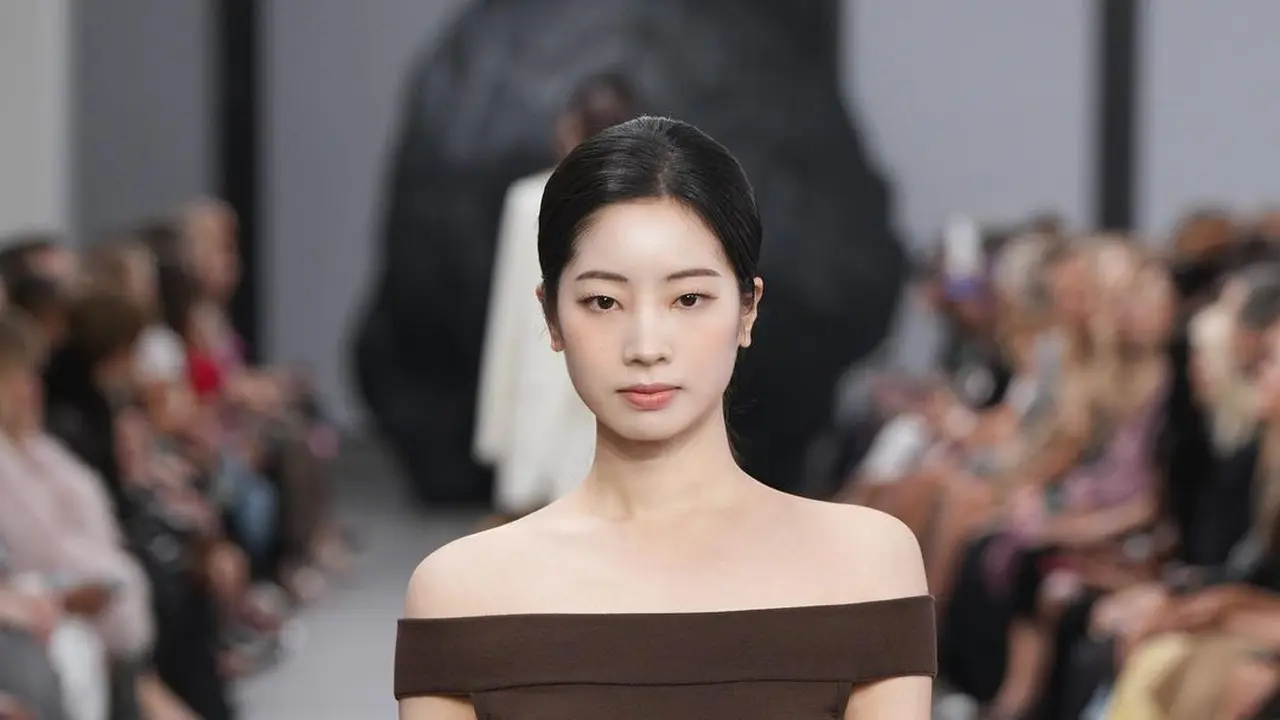 Tampil Bersinar, Dahyun TWICE Debut Sebagai Model di Runway New York Fashion Week