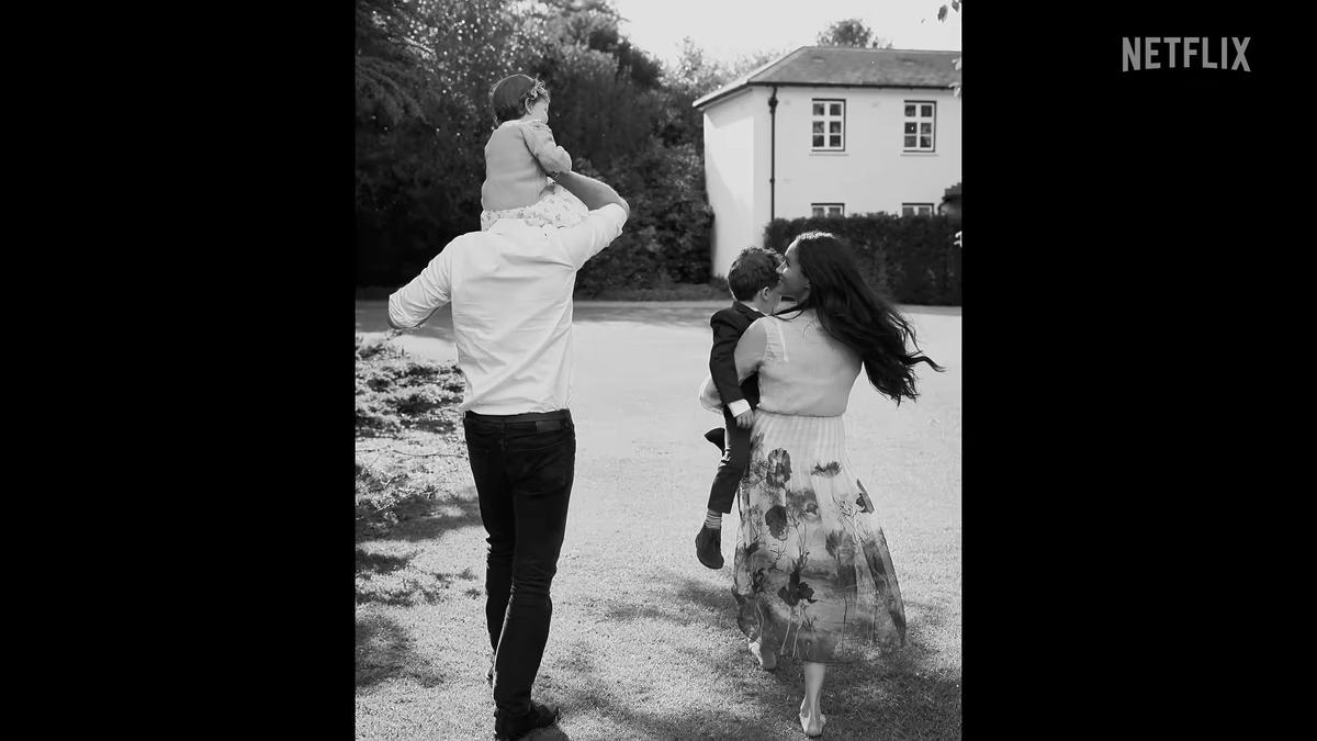 Foto Terbaru Archie dan Lilibet dalam Serial Dokumenter Harry & Meghan