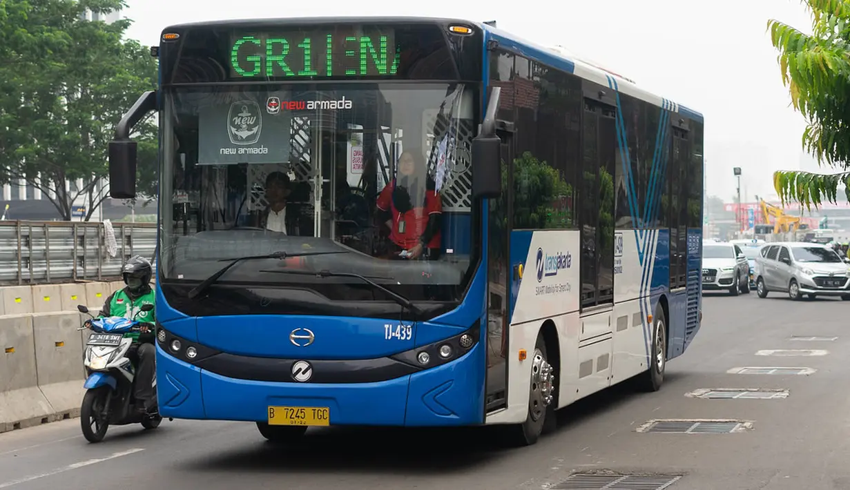 New Armada Citouro adalah produk bus yang dikhususkan untuk menjadi moda transportasi dalam kota seperti Trans Jakarta. Tersedia tiga varian Citouro, yaitu Citouro 9, Citouro 10, dan Citouro 12. (Source: Flickr/Tim Fotografi Bus Ibukota)