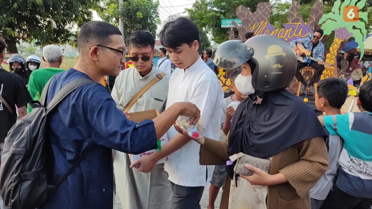 Berbagai komunitas anak muda seperti karang taruna (karta) Heppiii Community di berbagai daerah di Jawa Timur, Jawa Tengah, dan Kalimantan selama bulan Ramadan ini menggelar kegiatan sosial dengan tema Bersama Melakukan Kebaikan