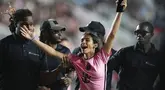 Ekspresi bahagia seorang gadis usai berfoto bersama Lionel Messi pada laga Major League Soccer (MLS) antara Inter Miami kontra Colorado Rapids di Fort Lauderdale, Florida, Amerika Serikat, Minggu (04/07/2024) WIB.  (Foto AP/Rebecca Blackwell)