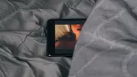 Guru di Lampung Terjebak Love Scamming, Kirim Uang atau Video Call Sex Disebar