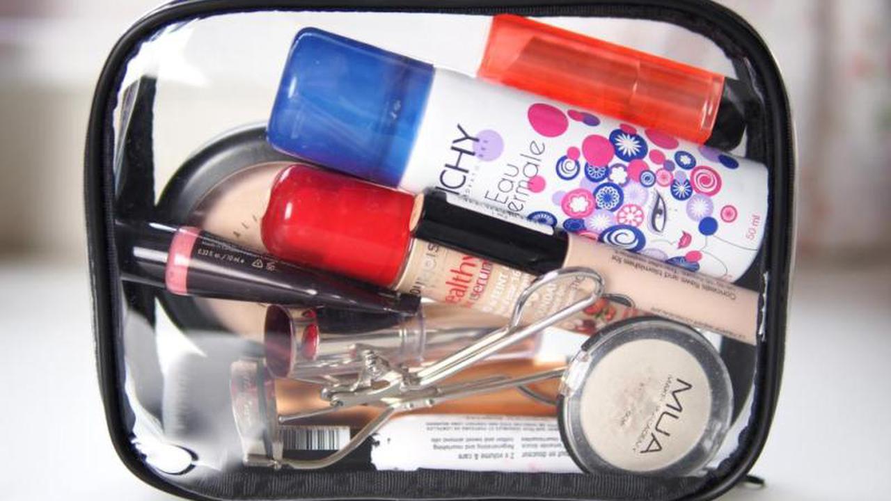 [Bintang] 10 Tips Membersihkan Seisi Tempat Make Up