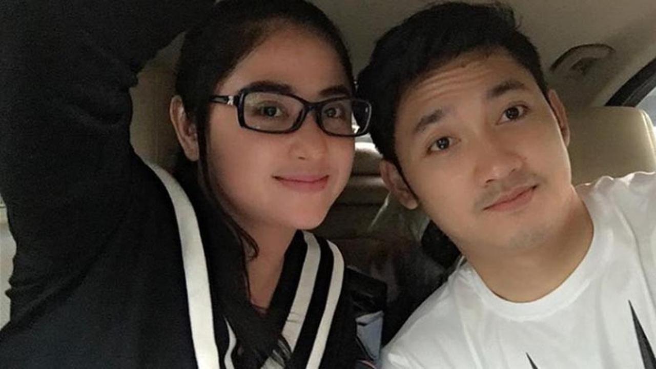 Dewi Perssik dan Angga Wijaya