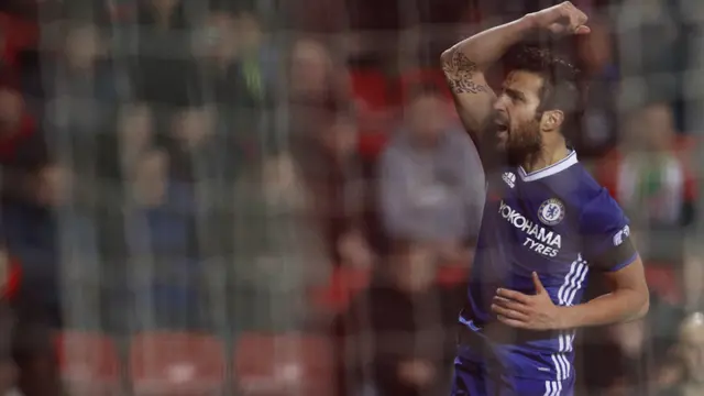 Gelandang Chelsea Cesc Fabregas (Reuters / Lee Smith)