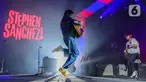 Stephen Sanchez tampil selama satu jam dan menyanyikan 11 lagu. (Liputan6.com/Faizal Fanani)