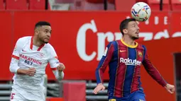 Clement Lenglet. Bek tengah Prancis berusia 27 tahun ini didatangkan Barcelona dari Sevilla pada awal musim 2018/2019 dengan nilai transfer 35,9 juta euro atau kini setara Rp547 miliar. Pada bursa transfer musim panas 2022/2023 ia sepakat untuk dipinjamkan selama 1 musim bersama Tottenham Hotspur. Bersama Barcelona ia total telah tampil dalam 158 laga di semua ajang dengan torehan 7 gol dan 3 assist. Sementara bersama Timnas Prancis ia telah mengoleksi 15 caps dengan torehan 1 gol sejak melakukan debut pada 11 Juni 2019. (AFP/Cristina Quicler)