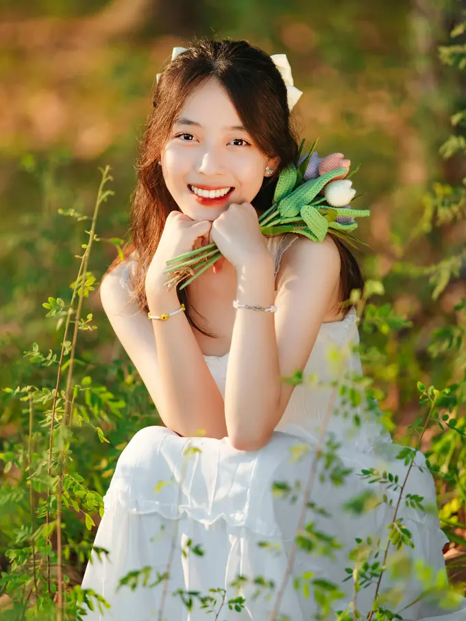 ekspresi senyum bahagia kalem baik hati lembut awet muda