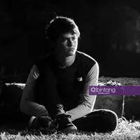 Aliando Syarief tidak begitu ngotot soal mencari pendamping. Padahal, Ali biasa disapa, memiliki wajah tampan dan juga mapan. Bahkan sudah hidup mandiri. Kini, ia lebih banyak bersyukur dengan yang dimiliki. (Adrian Putra/Bintang.com)