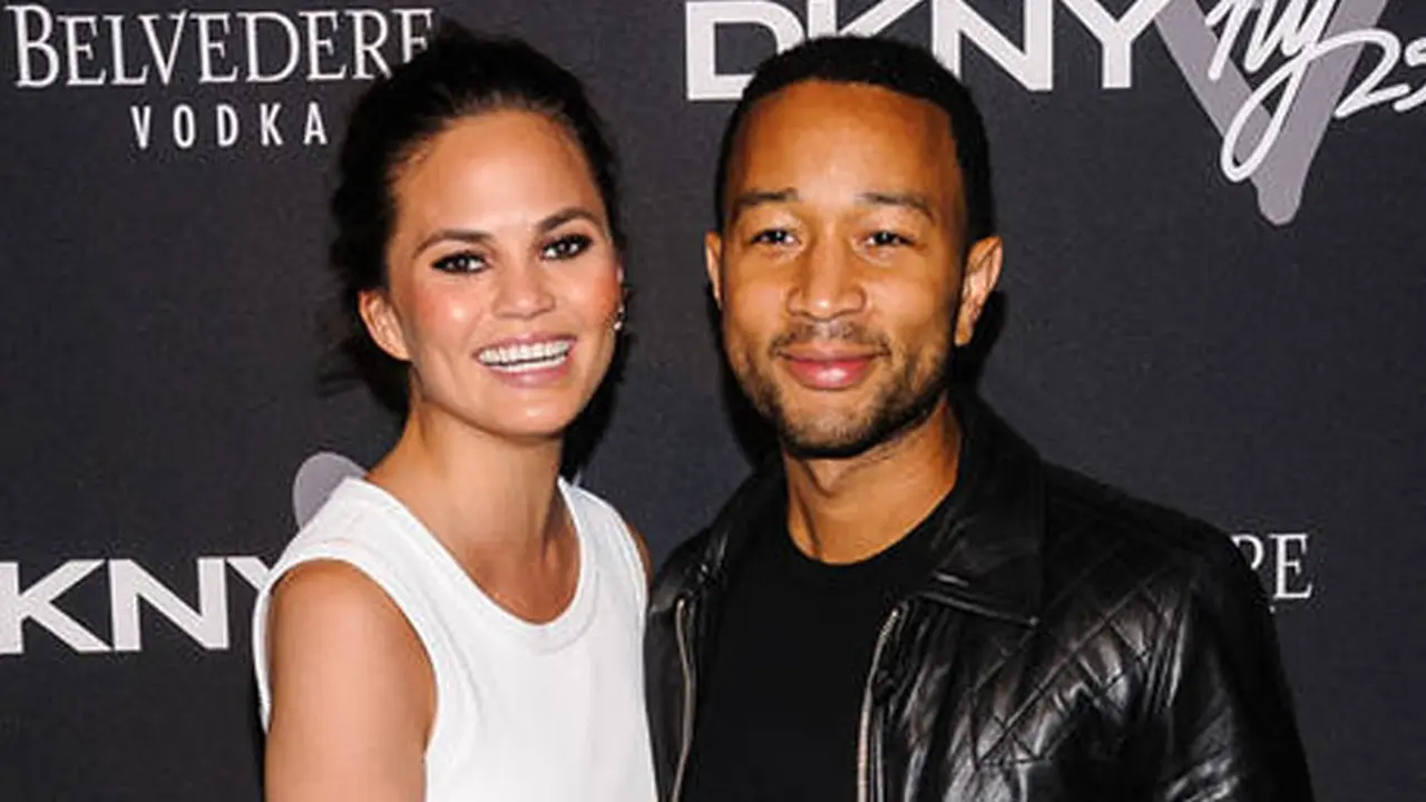 Chrissy Teigen dan John Legend