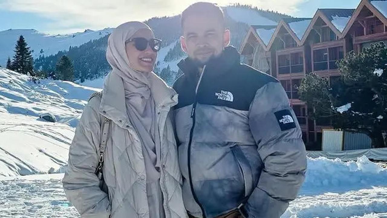 8 Gaya Hijab Cantik Shireen Sungkar saat Liburan di Qatar dan Turki, Outfitnya Serasi dengan Teuku Wisnu