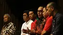 Ekspresi calon ketum PSSI pada acara debat di  SCTV Tower, Jakarta, Selasa (04/10/2016). (Bola.com/Nicklas Hanoatubun)