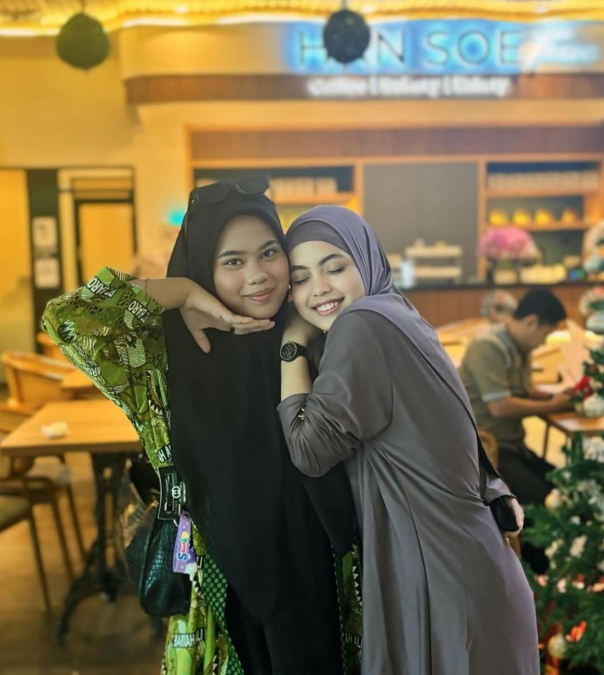 7 Potret Kenakan Hijab dan Cadar, Putri Isnari Didoakan Tetap Istiqomah oleh Netizen