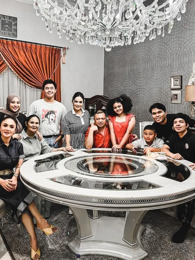 Atta Halilintar dan Aurel di Tengah Keluarga Krisdayanti