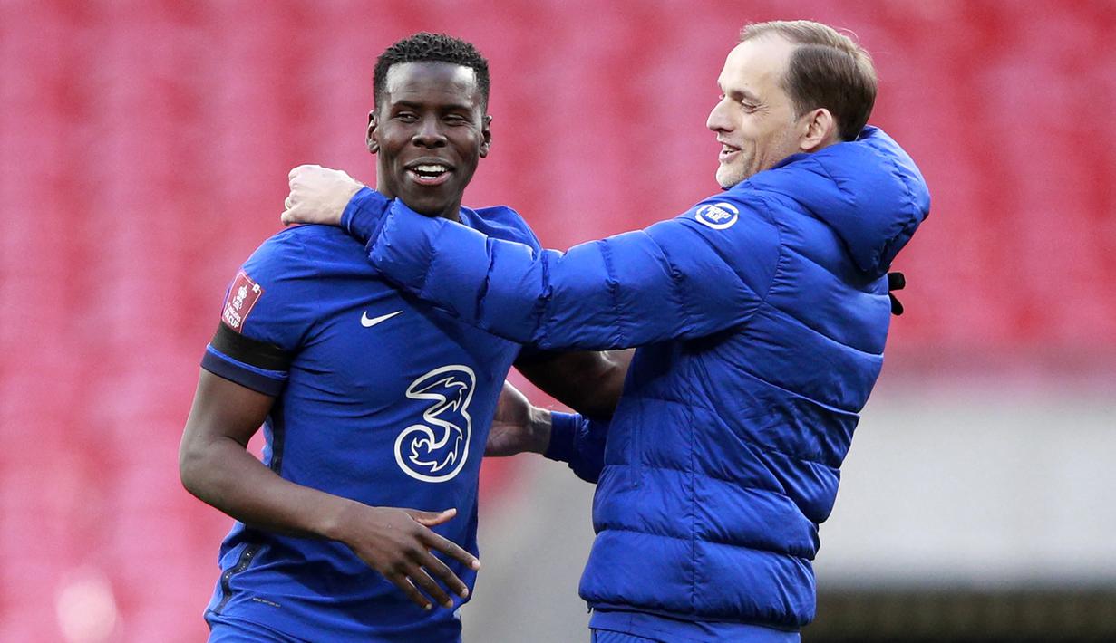 Kurt Zouma. Ia telah beberapa kali dipinjamkan ke klub lain, seperti Stoke City dan Everton. Dua musim lalu ditarik kembali ke Chelsea dan harus bersaing dengan para bek andalan Chelsea seperti Antonio Ruediger dan Thiago Silva. (AFP/Ian Walton/Pool)