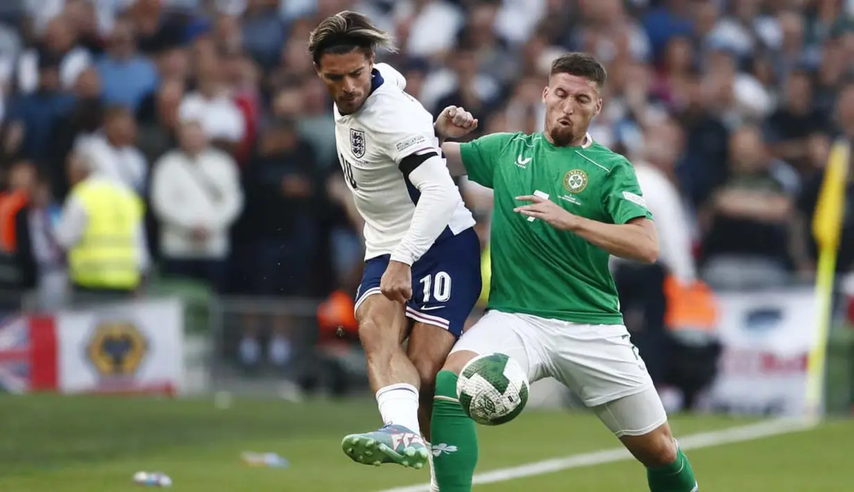 Timnas Inggris memetik kemennagan di pertandingan pertama grup F UEFA Nations League. Berhadapan dengan Republik Irlandia, The Three Lions mampu menang dengan skor 2-0. (AP Photo/Peter Morrison)