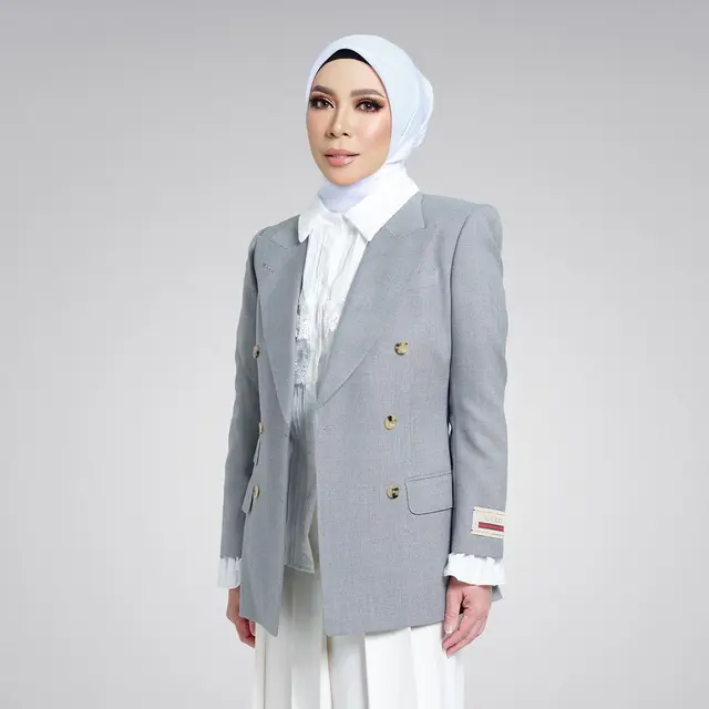 6 Adu Gaya Formal Mulan Jameela dan Melly Goeslaw yang Sama-sama Lolos Pileg DPR RI Pemilu 2024