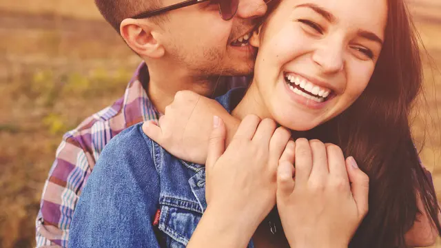 Hubungan yang langgeng didasari dengan saling pengertian, perhatian, dan cinta yang dilakukan terus menerus.