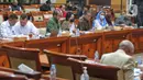 Suasana rapat kerja antara Wakil Menteri Hukum dan HAM RI, Edward Omar Sharif Hiariej dengan Komisi III DPR RI di Kompleks Parlemen, Senayan, Jakarta, Rabu (9/11/2022). Rapat tersebut membahas penyampaian penyempurnaan Rancangan Kitab Undang-undang Hukum Pidana (RKUHP) hasil sosialisasi Pemerintah. (Liputan6.com/Angga Yuniar)